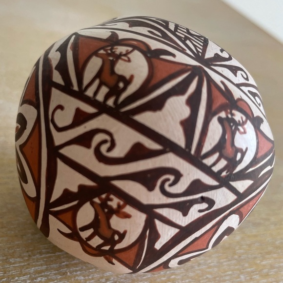 Miniature Zuni Heart Line Deer Olla - Picture 10 of 14